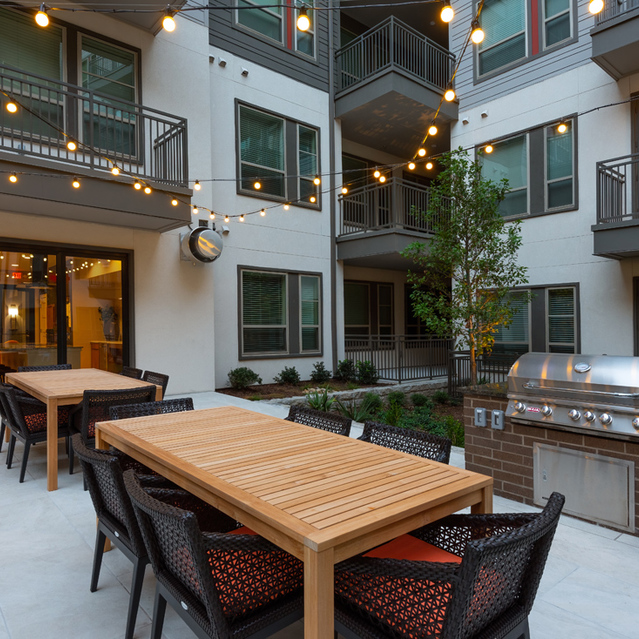 Plano, TX Apartments Opal Legacy Central Residents